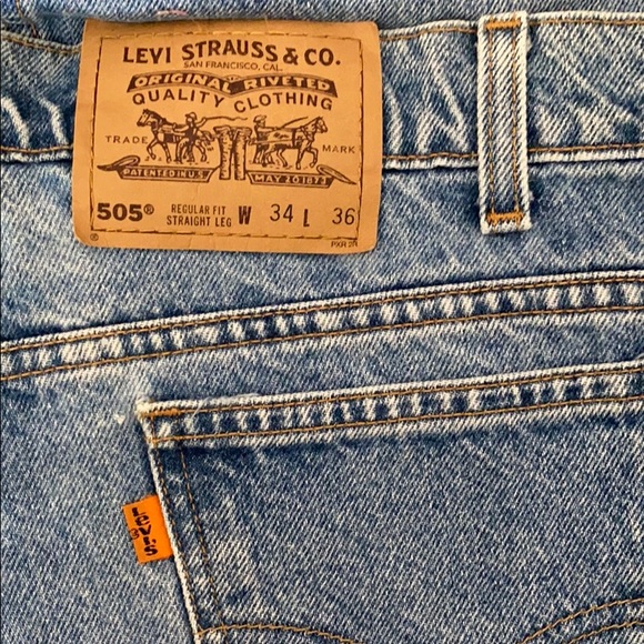 505 Levi’s boyfriend jeans slightly distressed - Picture 5 of 6